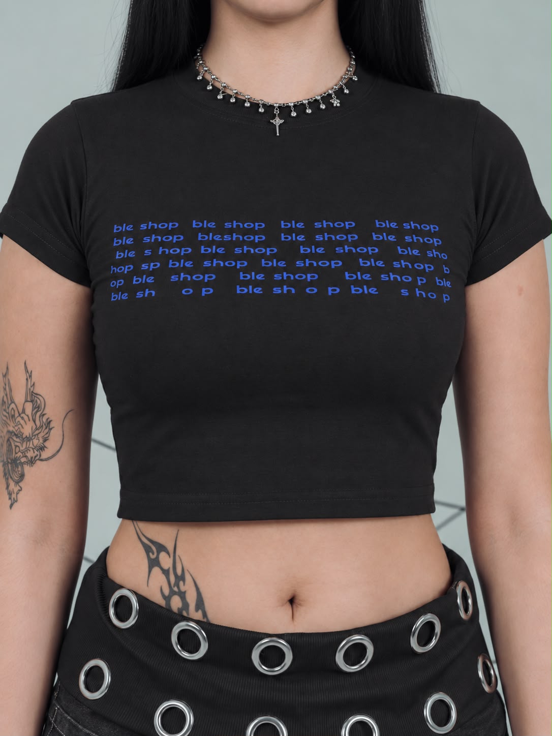 Baby tee Negra ENREDO